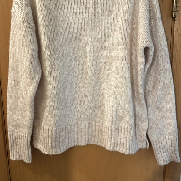 Banana Republic Factory Women’s Oversized Turtleneck Sweater New Tan Medium - Picture 4 of 14